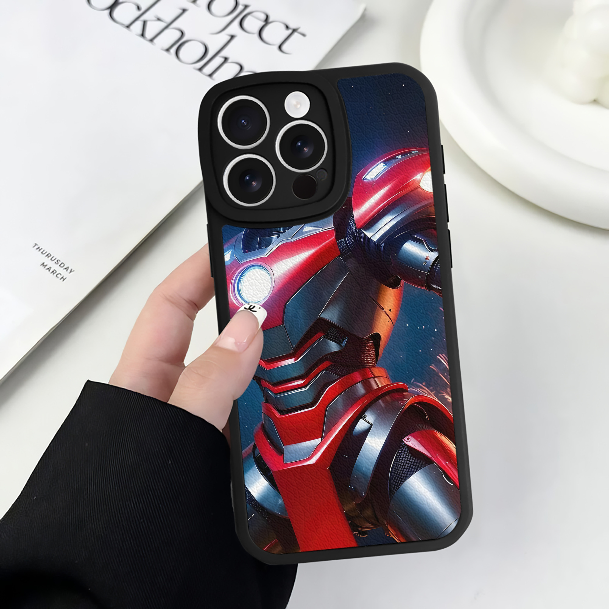 （画像用） ウルトラマン Ultraman 【iPhone 16シリーズ対応】シリコンスマホケース（レザー調） 材質：シリコン